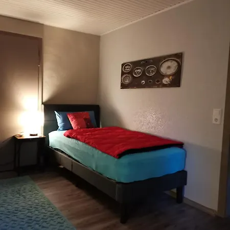 Zimmerflair Waldecker Land Apartment *