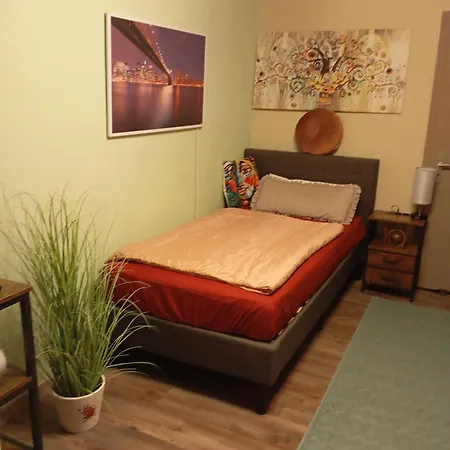 Zimmerflair Waldecker Land Apartment *